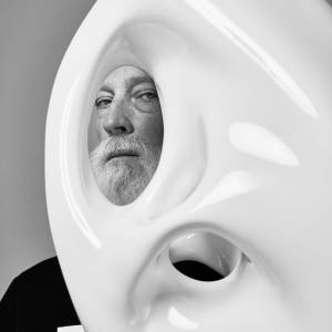 01_©210319_Ross-Lovegrove_portrait-Mark Cocksedge_010