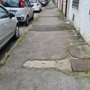 via Cavallotti marciapiede 1