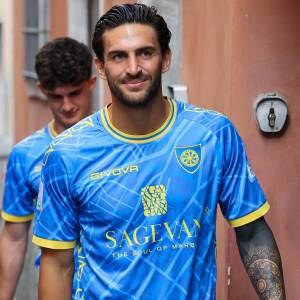 Carrarese Maglia Home (edit Carrarese Calcio) 1