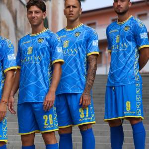 Carrarese Maglia Home (edit Carrarese Calcio) 5