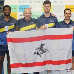 Foto Serie A1 con stendardo regione Toscana  3