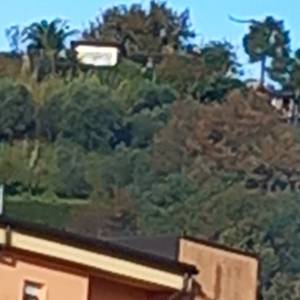 Strane costruzioni nelle colline del Candia 1