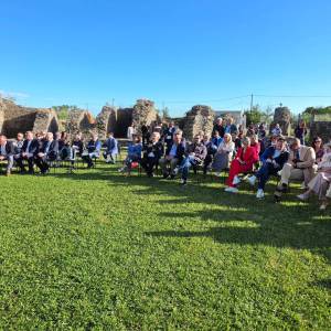 Immagine repertorio - La recente iniziativa del Canale Lunense all'Anfiteatro di Luni dal titolo 'L'acqua coltiva la pace'