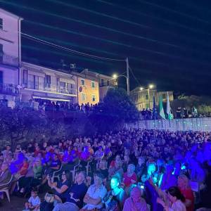 Folla da stadio a Sosia e FriendsFB_IMG_1787610481721